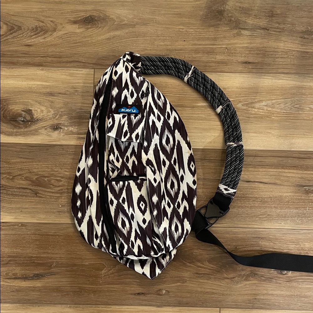 Kavu Black and White Patterned Sling Bag